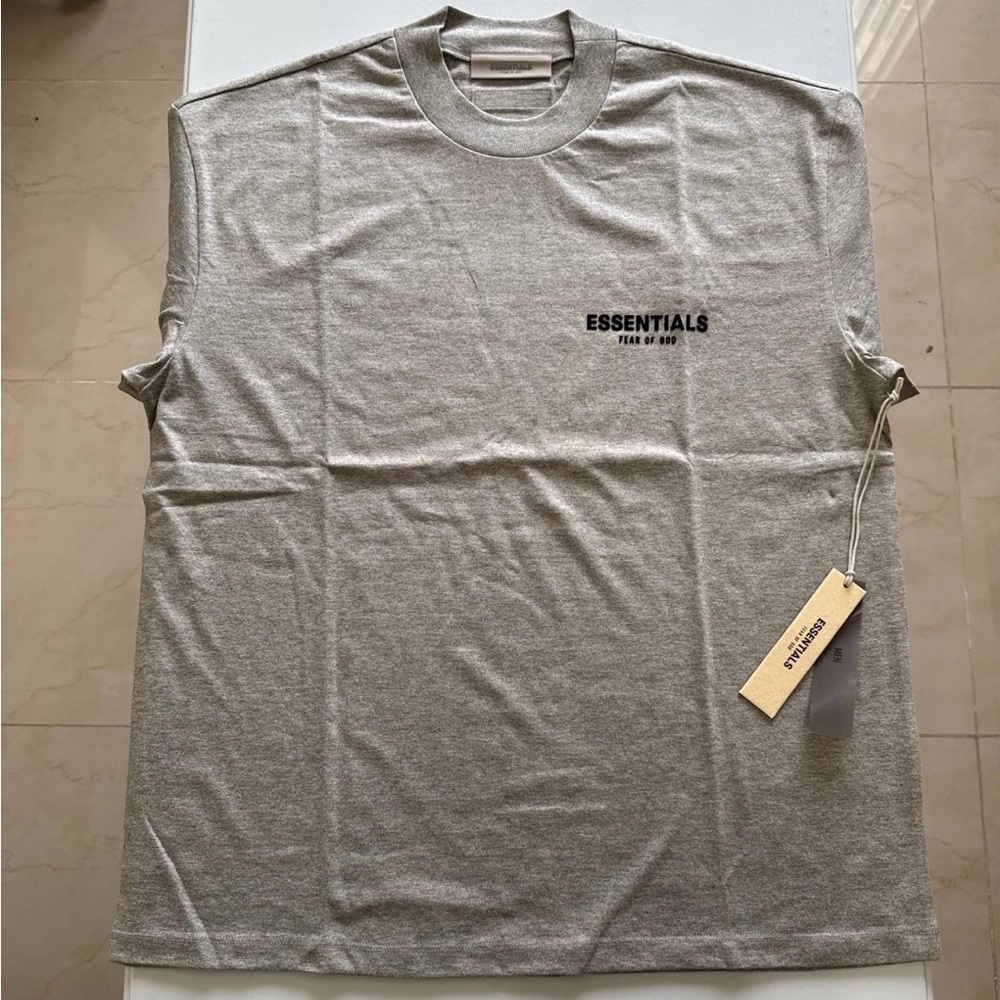 FEAR OF GOD ESSENTIALS T-SHIRT Dark Oatmeal LG NWT 100 Percent Authentic